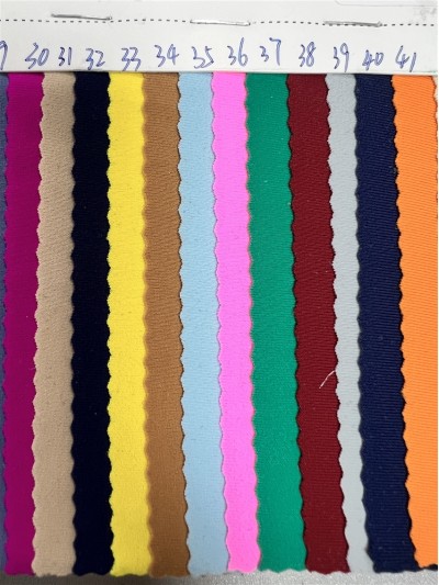 DG-BT 再生錦綸啞光萊卡 成分：82%再生錦綸 18%氨綸  克重：180g/㎡ 幅寬150CM 細節-1